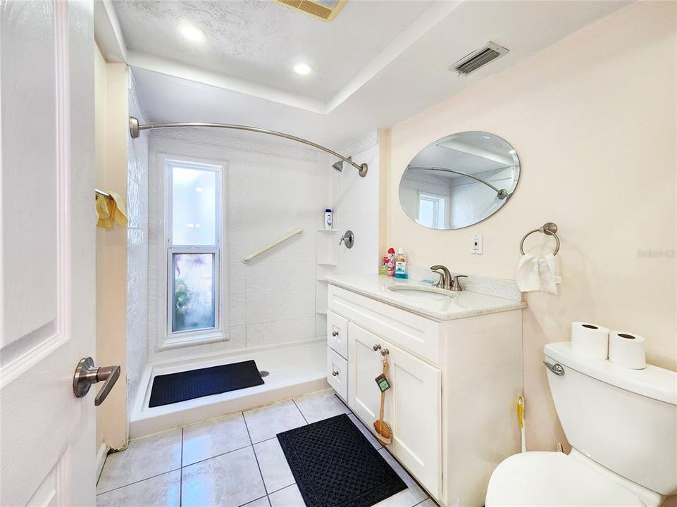 For Sale: $279,000 (2 beds, 2 baths, 1068 Square Feet)