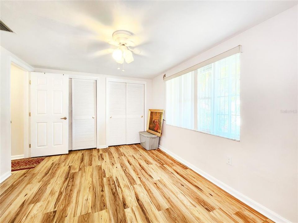 For Sale: $279,000 (2 beds, 2 baths, 1068 Square Feet)