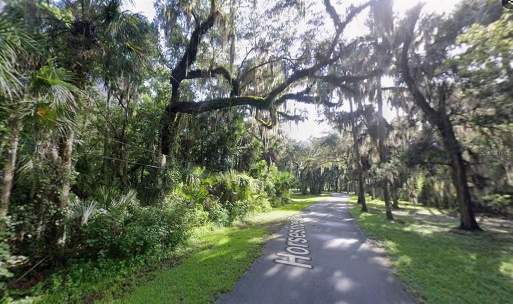 На продажу: $79,999 (0.64 acres)