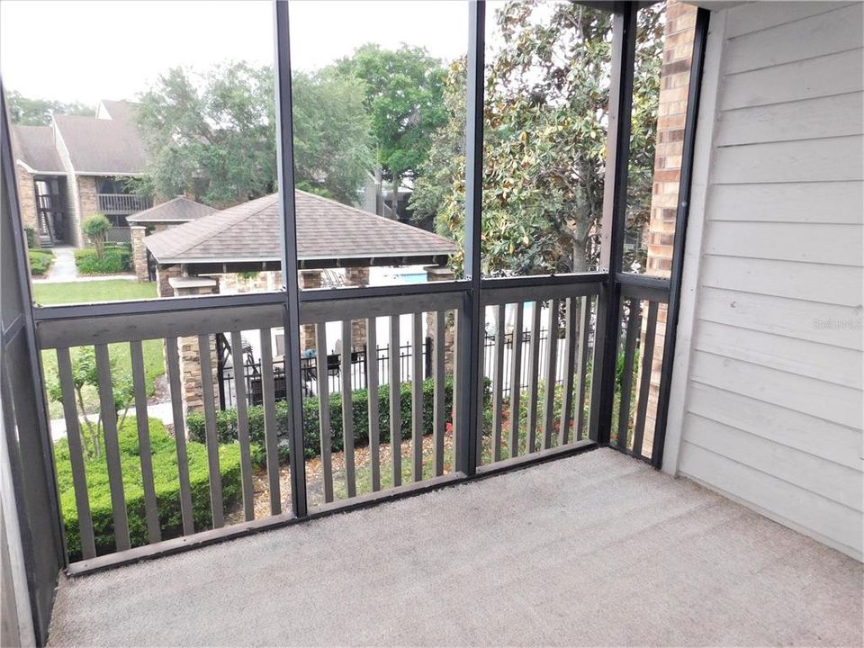 Active With Contract: $1,525 (2 beds, 2 baths, 946 Square Feet)