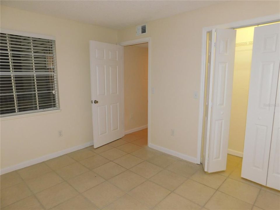 Active With Contract: $1,525 (2 beds, 2 baths, 946 Square Feet)