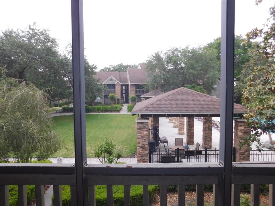 Active With Contract: $1,525 (2 beds, 2 baths, 946 Square Feet)