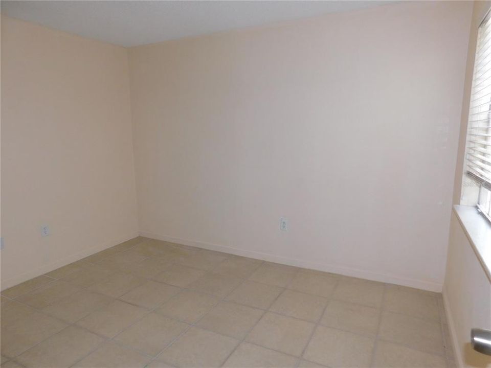 Active With Contract: $1,525 (2 beds, 2 baths, 946 Square Feet)