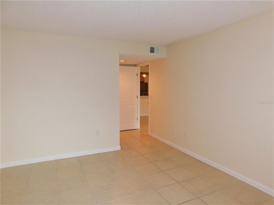 Active With Contract: $1,525 (2 beds, 2 baths, 946 Square Feet)