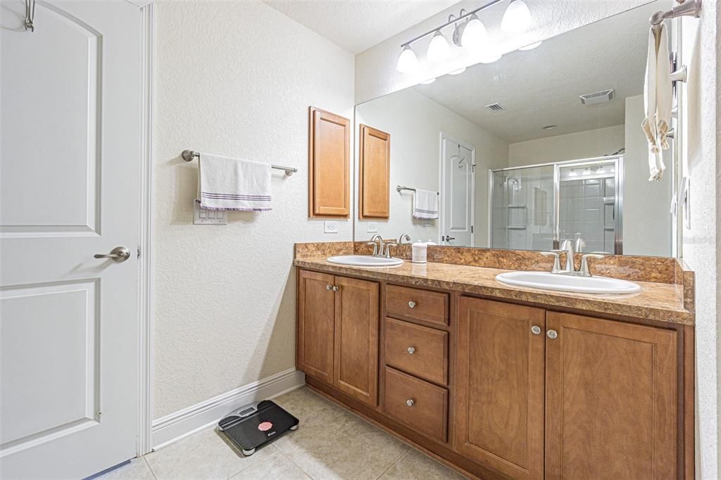 For Sale: $350,000 (4 beds, 2 baths, 1754 Square Feet)