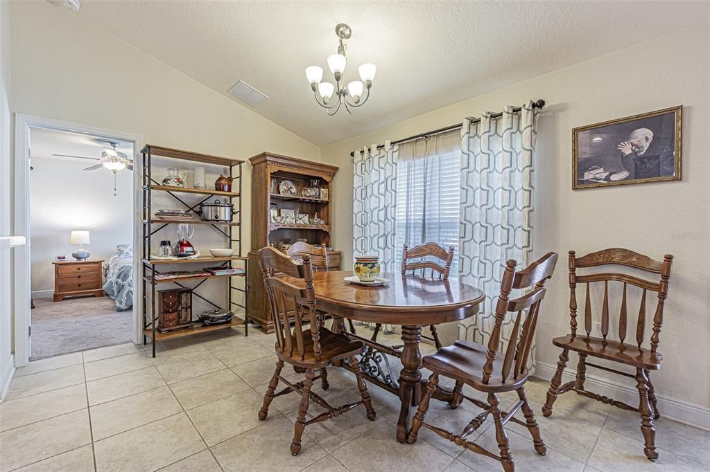 For Sale: $350,000 (4 beds, 2 baths, 1754 Square Feet)