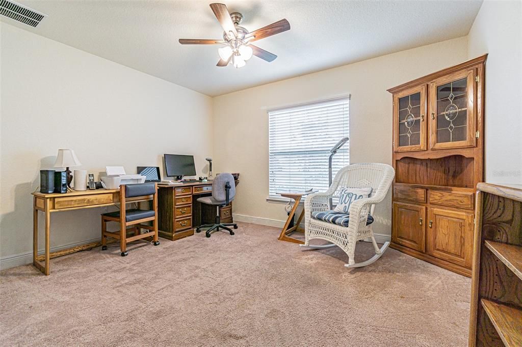 For Sale: $350,000 (4 beds, 2 baths, 1754 Square Feet)