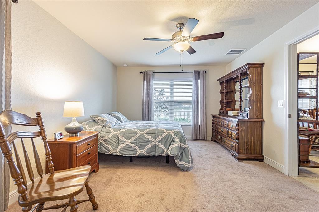 For Sale: $350,000 (4 beds, 2 baths, 1754 Square Feet)