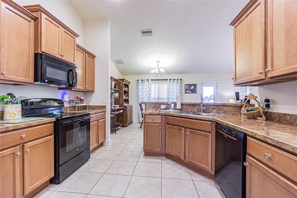For Sale: $350,000 (4 beds, 2 baths, 1754 Square Feet)