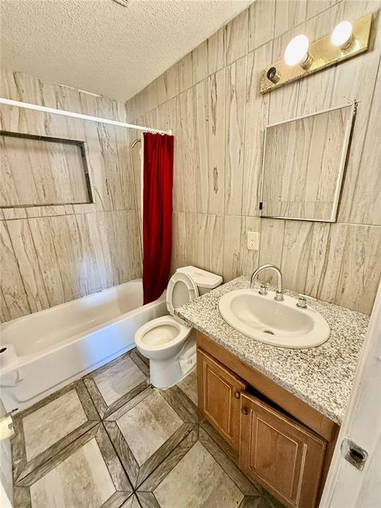 В аренду: $2,500 (4 спален, 2 ванн, 1856 Квадратных фут)