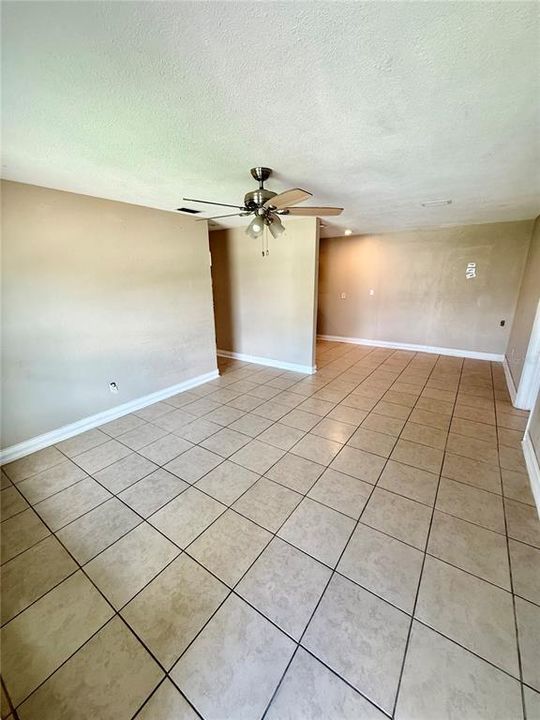 В аренду: $2,500 (4 спален, 2 ванн, 1856 Квадратных фут)