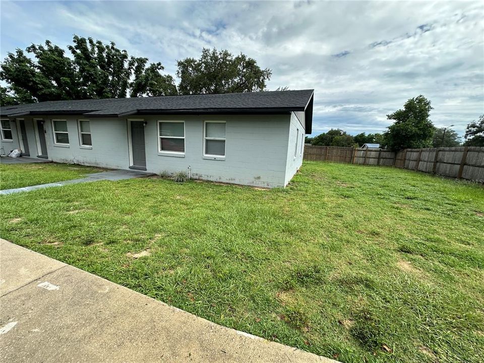 For Rent: $1,100 (2 beds, 1 baths, 800 Square Feet)