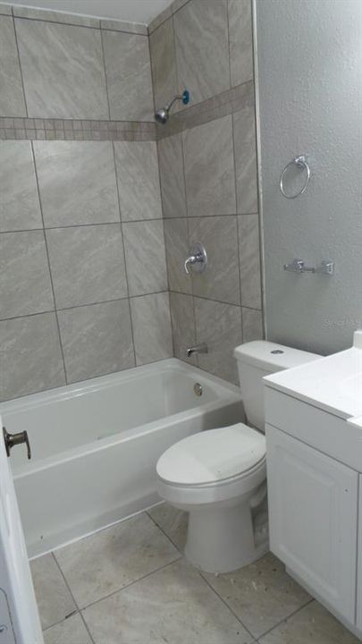 For Rent: $1,100 (2 beds, 1 baths, 800 Square Feet)