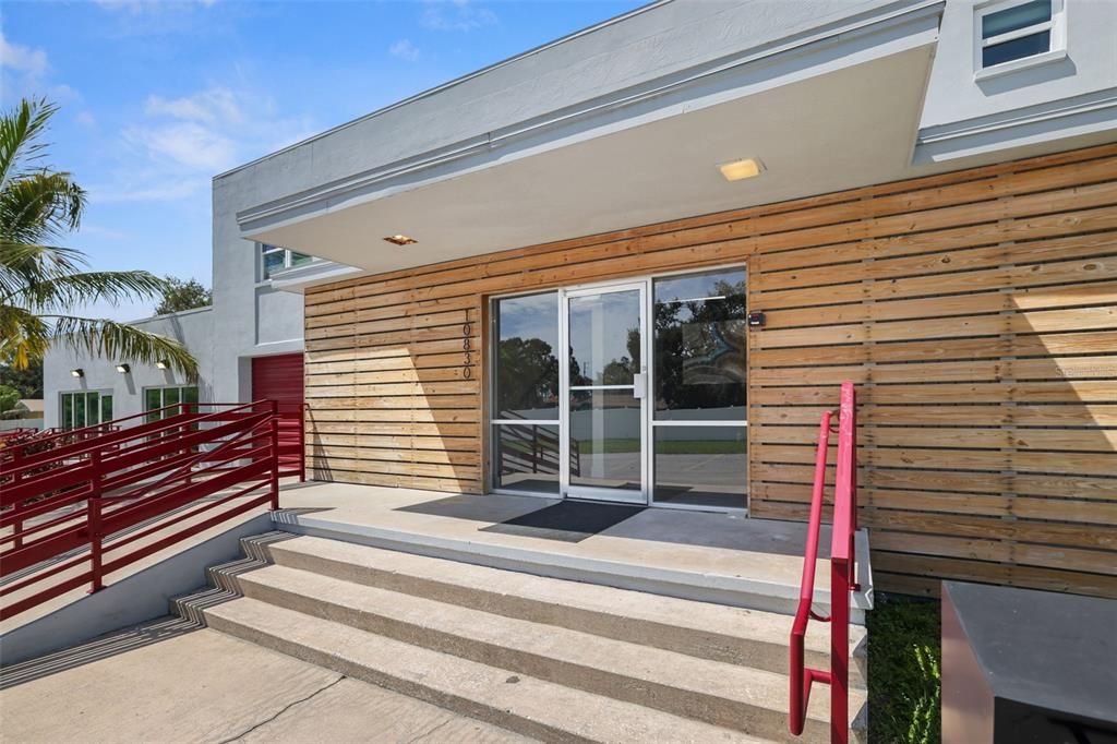 For Sale: $1,950,000 (4 beds, 3 baths, 7040 Square Feet)