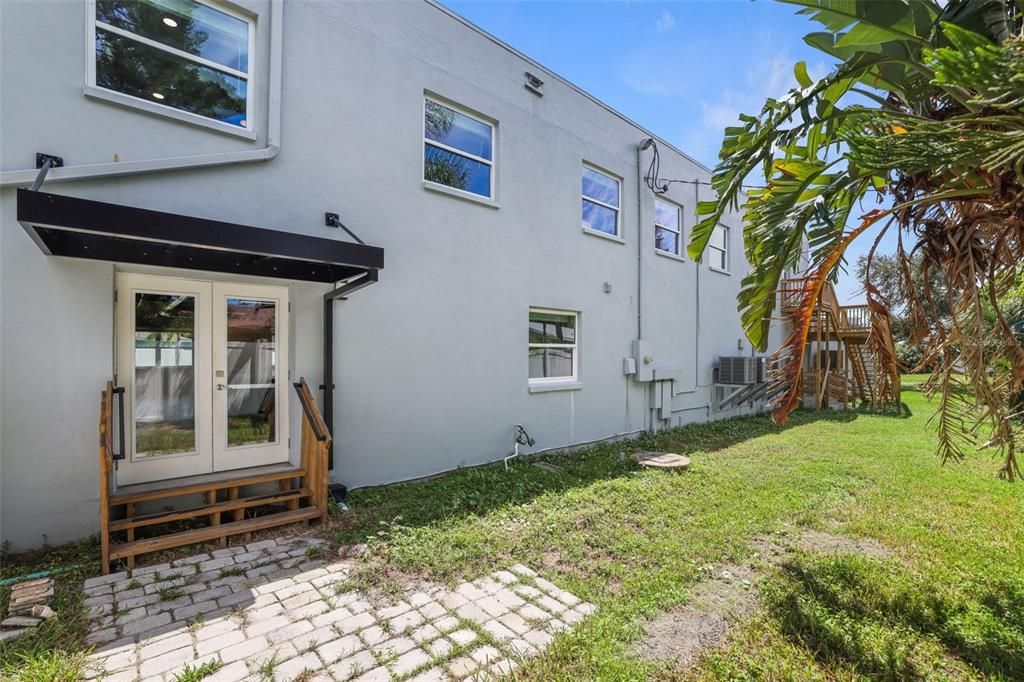 For Sale: $1,950,000 (4 beds, 3 baths, 7040 Square Feet)