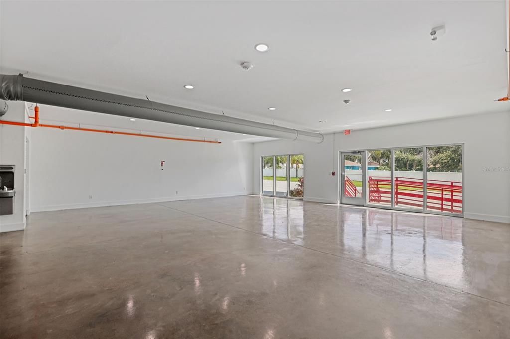 For Sale: $1,950,000 (4 beds, 3 baths, 7040 Square Feet)