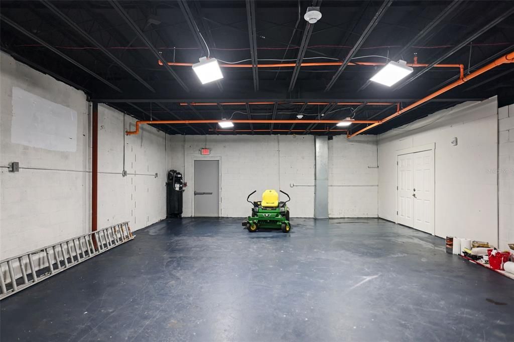 For Sale: $1,950,000 (4 beds, 3 baths, 7040 Square Feet)