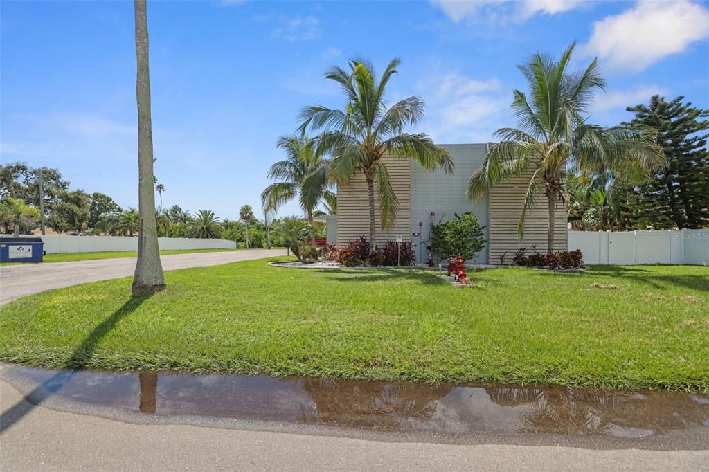 For Sale: $1,950,000 (4 beds, 3 baths, 7040 Square Feet)
