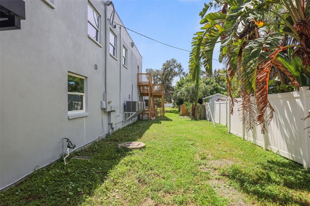 For Sale: $1,950,000 (4 beds, 3 baths, 7040 Square Feet)