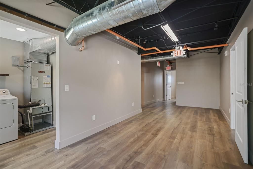 For Sale: $1,950,000 (4 beds, 3 baths, 7040 Square Feet)