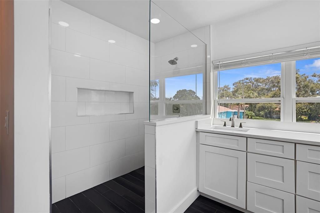 For Sale: $1,950,000 (4 beds, 3 baths, 7040 Square Feet)