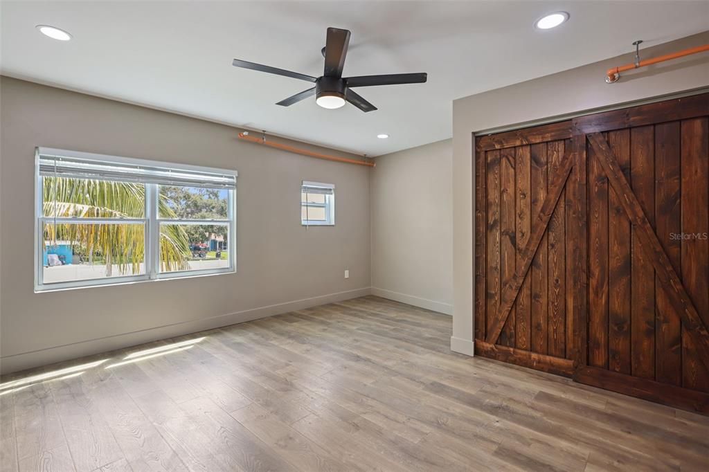 For Sale: $1,950,000 (4 beds, 3 baths, 7040 Square Feet)