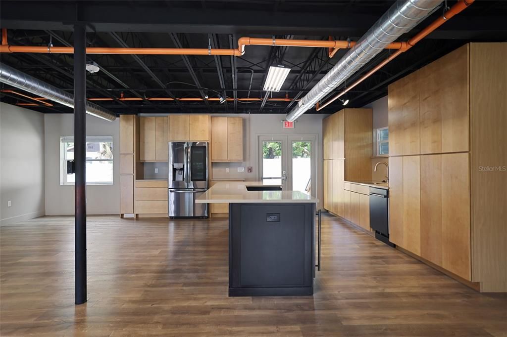 For Sale: $1,950,000 (4 beds, 3 baths, 7040 Square Feet)