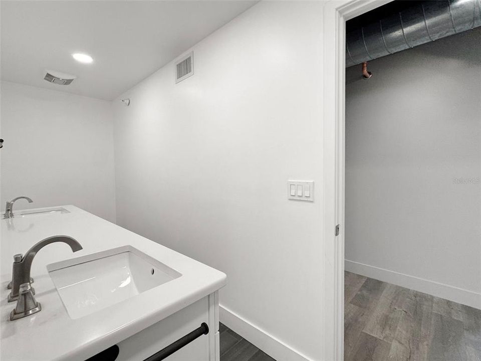 For Sale: $1,950,000 (4 beds, 3 baths, 7040 Square Feet)