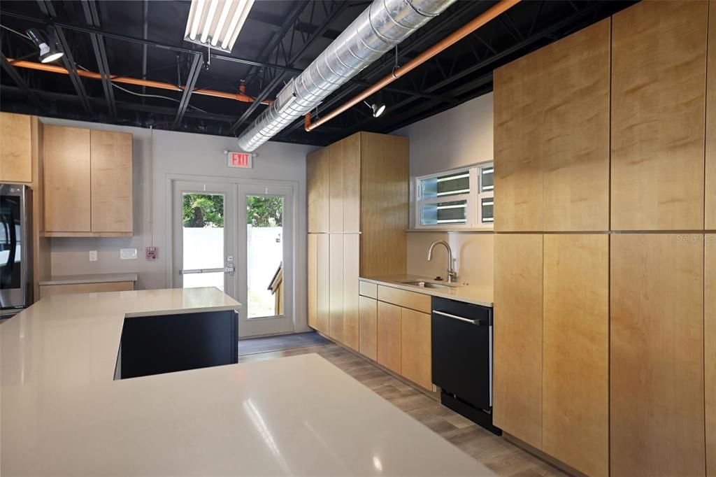 For Sale: $1,950,000 (4 beds, 3 baths, 7040 Square Feet)