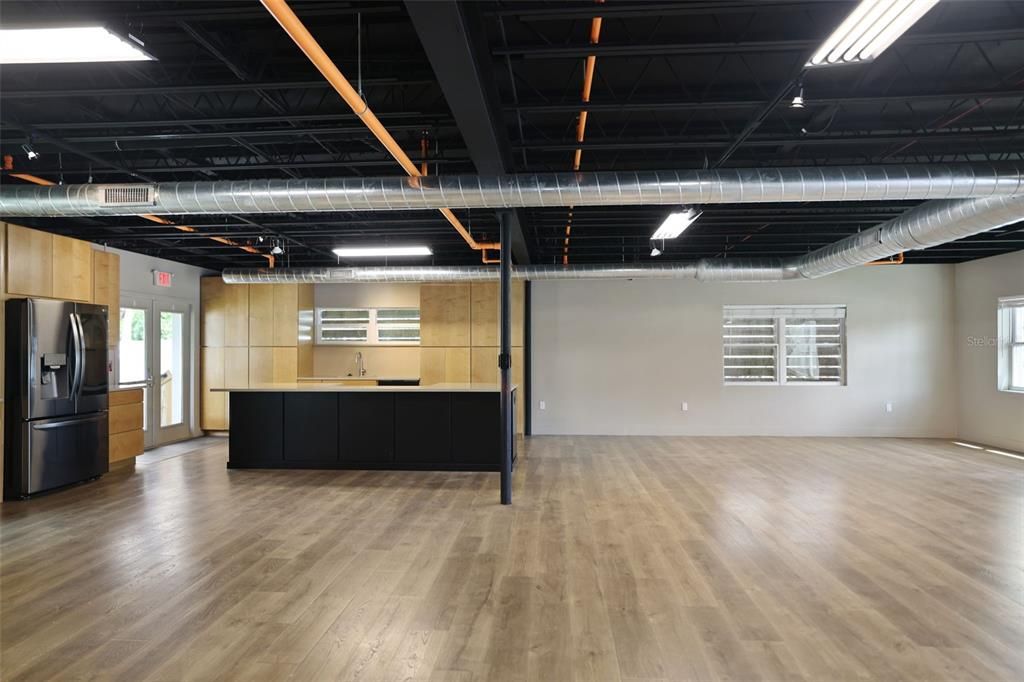 For Sale: $1,950,000 (4 beds, 3 baths, 7040 Square Feet)