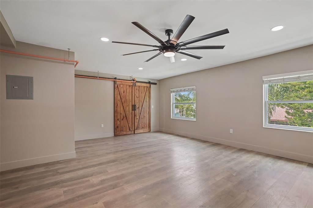 For Sale: $1,950,000 (4 beds, 3 baths, 7040 Square Feet)