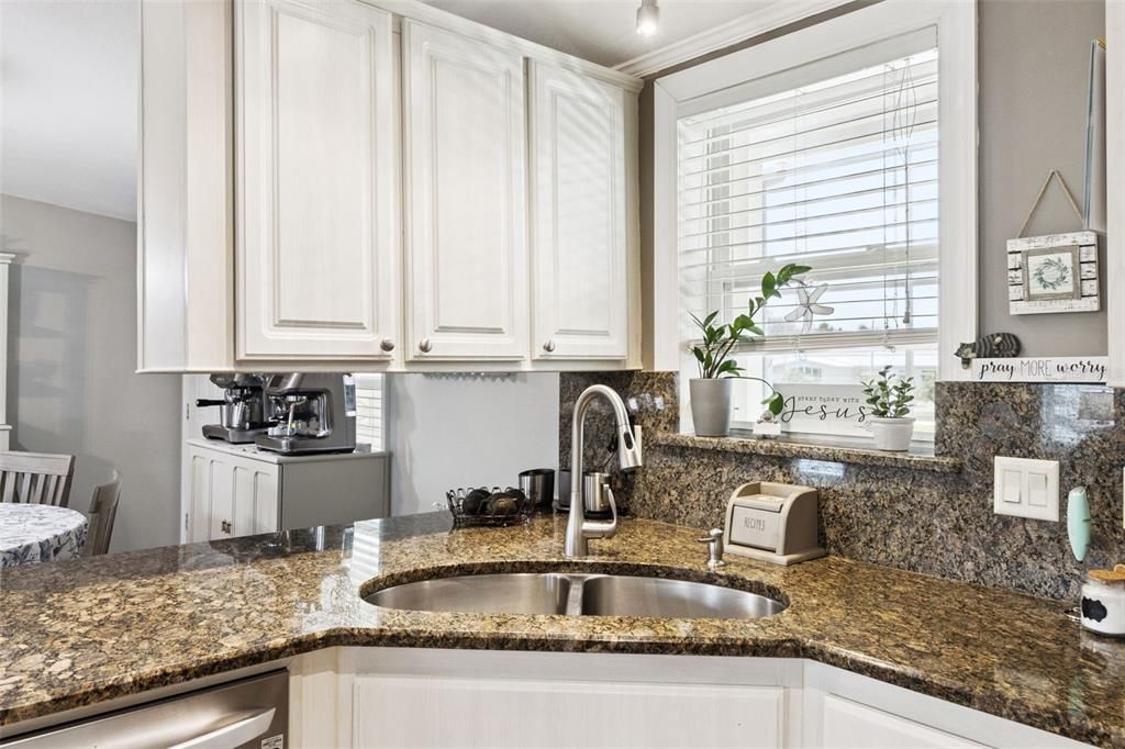 合同活跃: $240,000 (3 贝兹, 2 浴室, 1248 平方英尺)