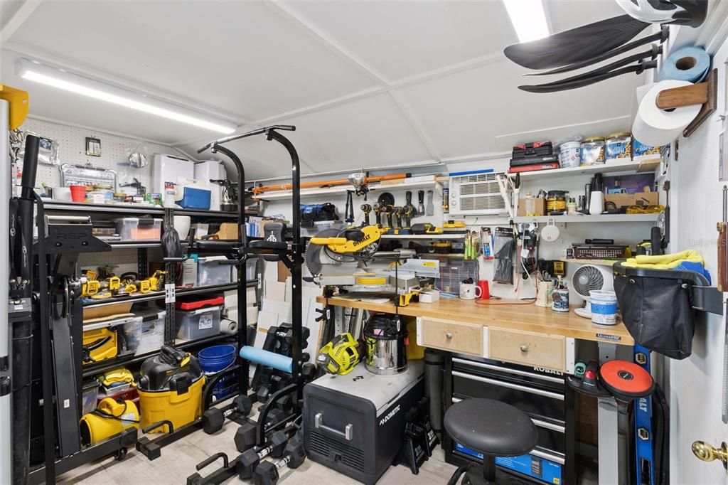 合同活跃: $240,000 (3 贝兹, 2 浴室, 1248 平方英尺)