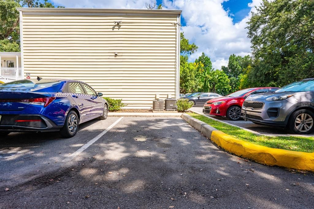 For Sale: $186,000 (1 beds, 1 baths, 625 Square Feet)