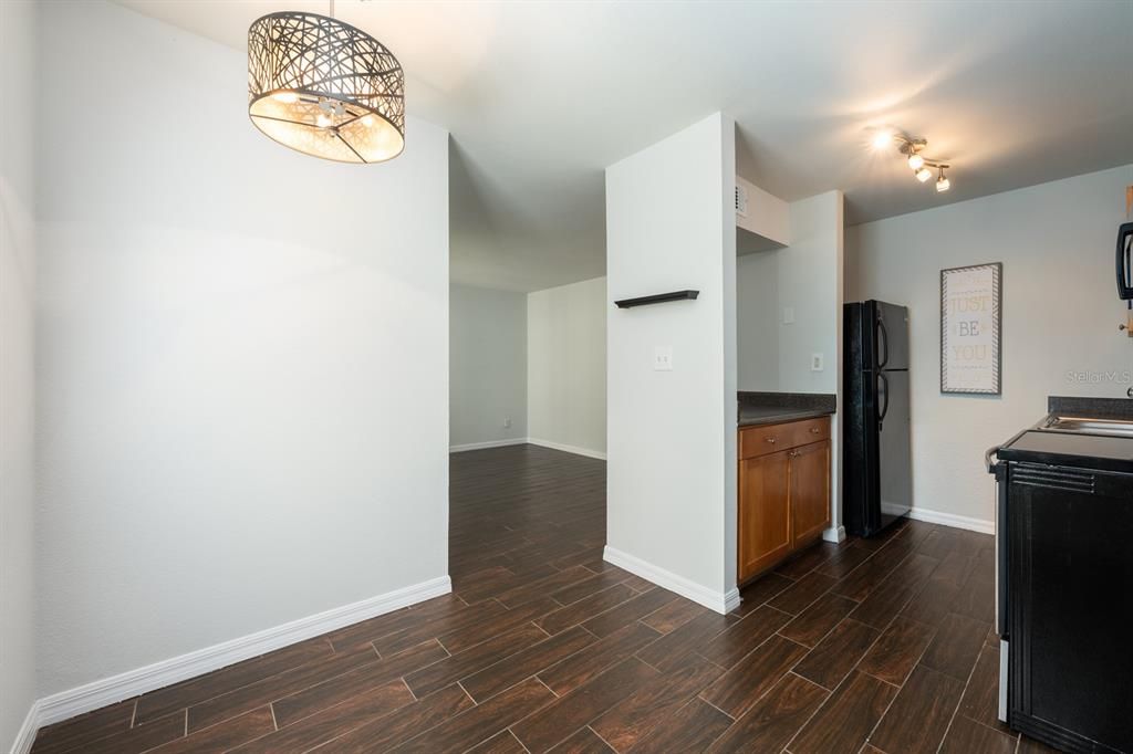 For Sale: $186,000 (1 beds, 1 baths, 625 Square Feet)