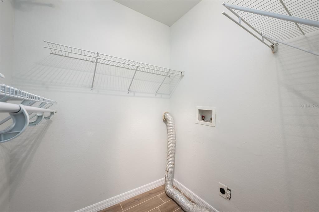 For Sale: $186,000 (1 beds, 1 baths, 625 Square Feet)