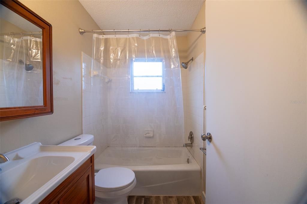 待售: $325,000 (3 贝兹, 2 浴室, 1087 平方英尺)