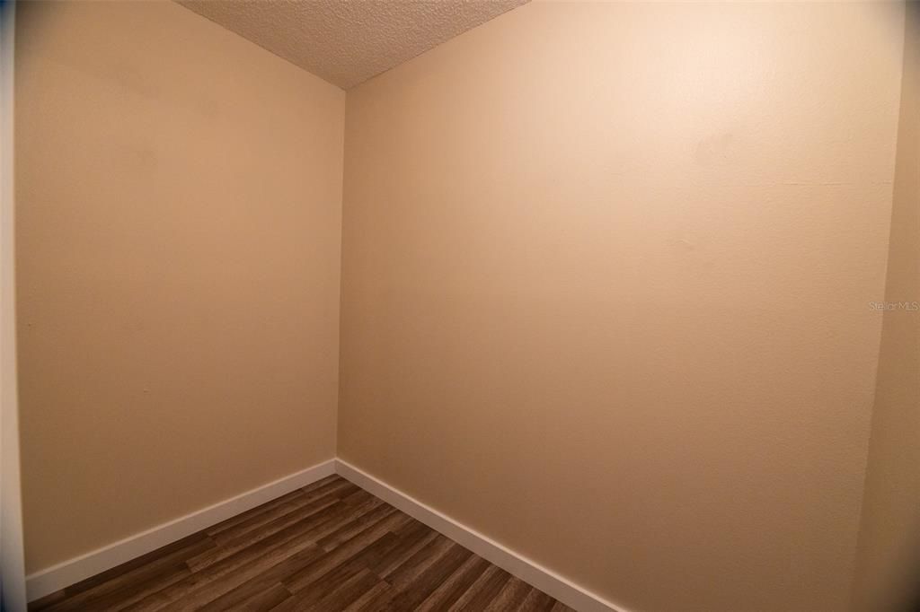 待售: $325,000 (3 贝兹, 2 浴室, 1087 平方英尺)