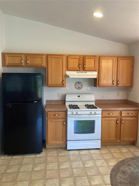 Active With Contract: $187,700 (2 beds, 2 baths, 1319 Square Feet)