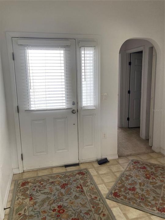 Active With Contract: $187,700 (2 beds, 2 baths, 1319 Square Feet)