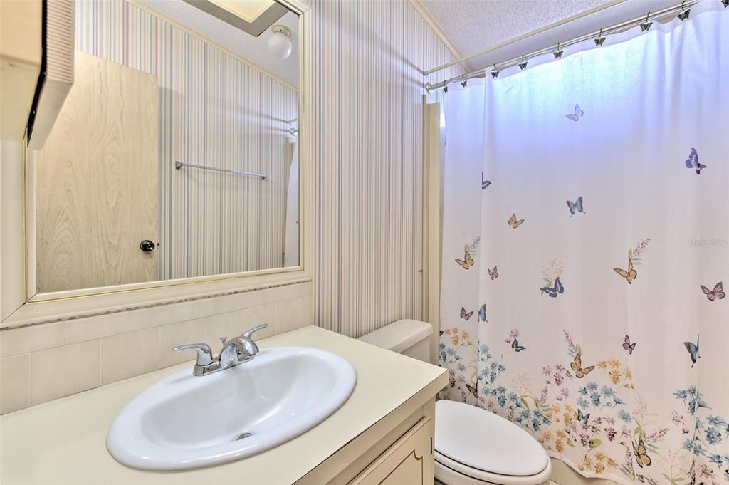 For Sale: $122,000 (2 beds, 2 baths, 1300 Square Feet)