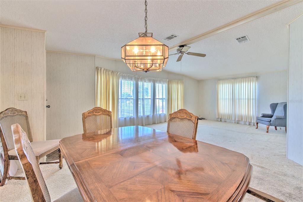 For Sale: $122,000 (2 beds, 2 baths, 1300 Square Feet)