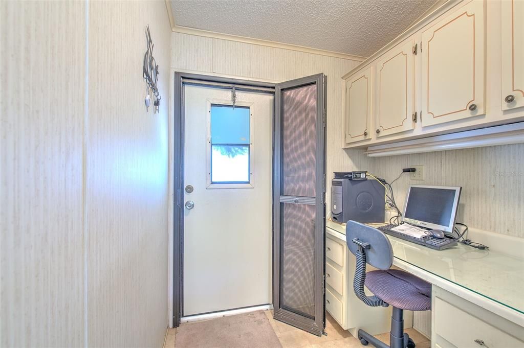 For Sale: $122,000 (2 beds, 2 baths, 1300 Square Feet)