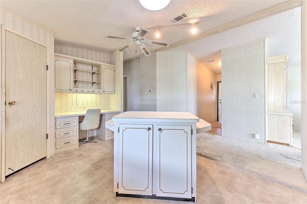 For Sale: $122,000 (2 beds, 2 baths, 1300 Square Feet)