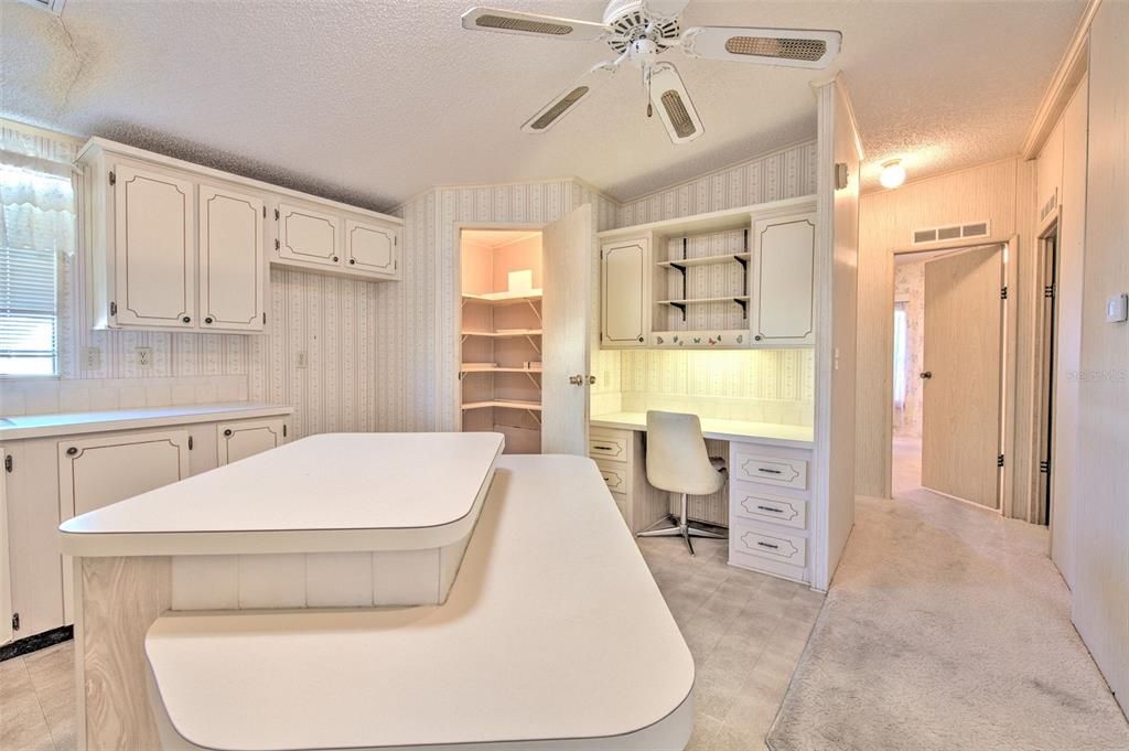 For Sale: $122,000 (2 beds, 2 baths, 1300 Square Feet)