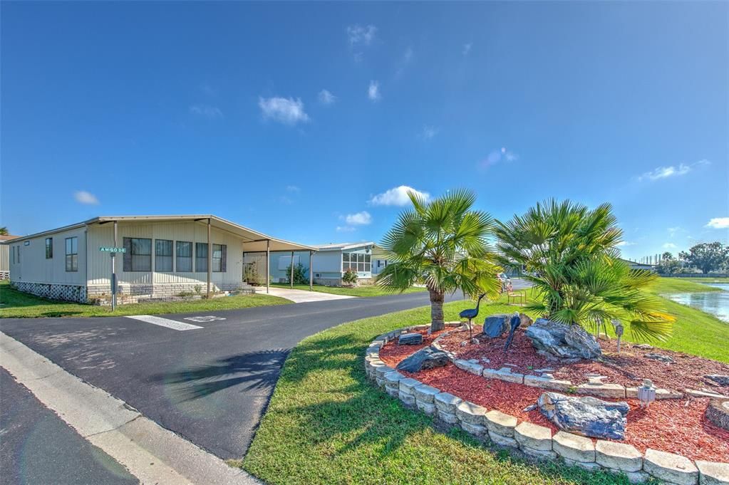 For Sale: $122,000 (2 beds, 2 baths, 1300 Square Feet)