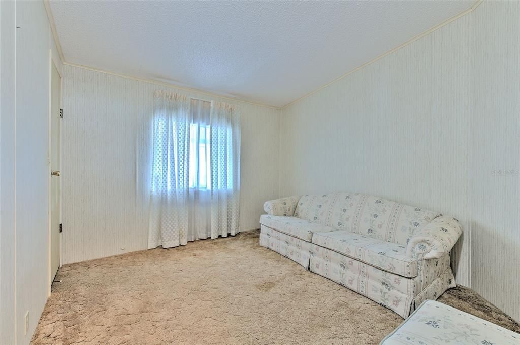 For Sale: $122,000 (2 beds, 2 baths, 1300 Square Feet)