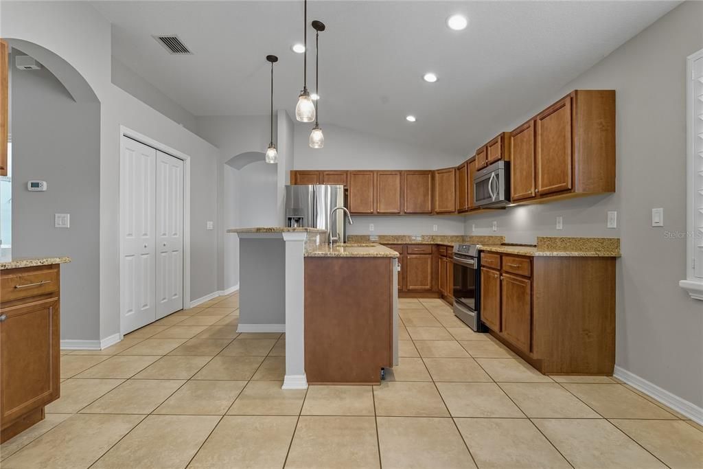 待售: $419,900 (3 贝兹, 2 浴室, 1858 平方英尺)