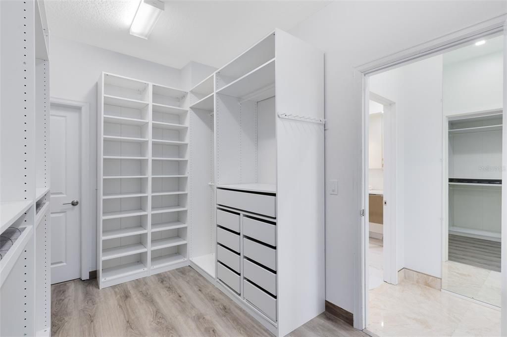 合同活跃: $695,000 (4 贝兹, 3 浴室, 2655 平方英尺)