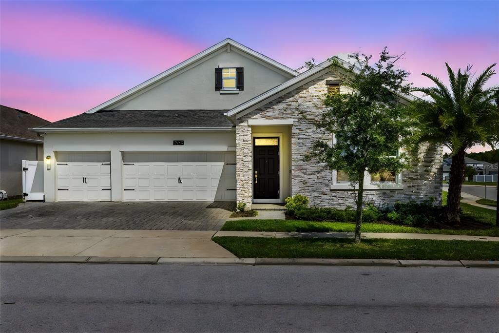 合同活跃: $695,000 (4 贝兹, 3 浴室, 2655 平方英尺)